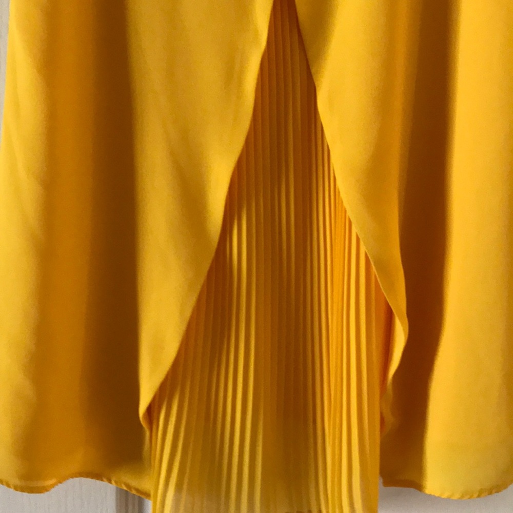 Top - Picture 2 of 3